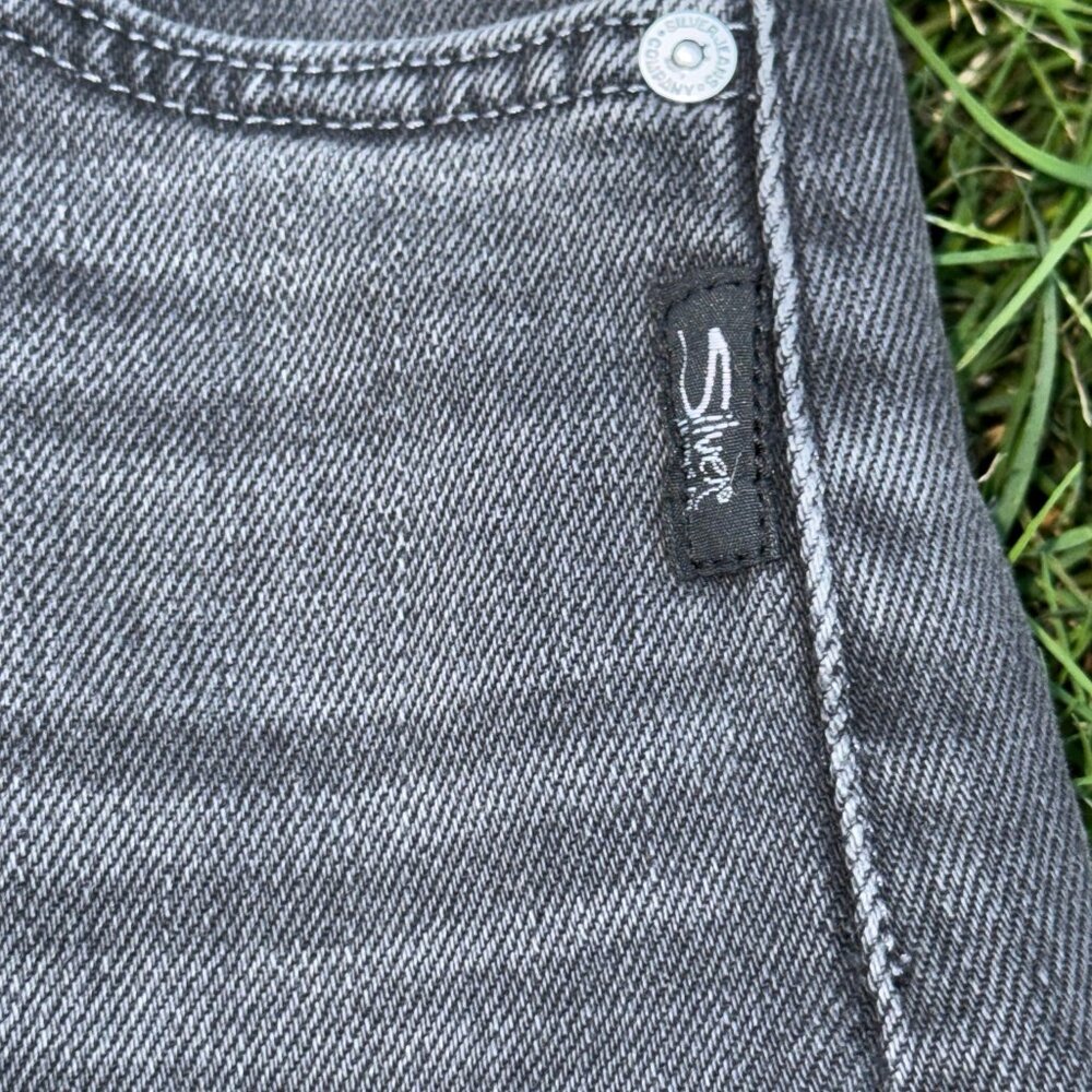 NWT SILVER JEANS "Highly Desirable" High Rise Short in Black Size 27 - Picture 5 of 10